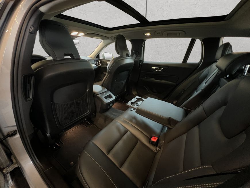 Volvo V60 Cross Country 2024