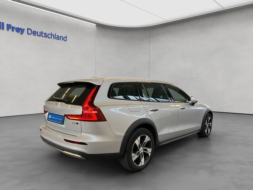 Volvo V60 Cross Country 2024
