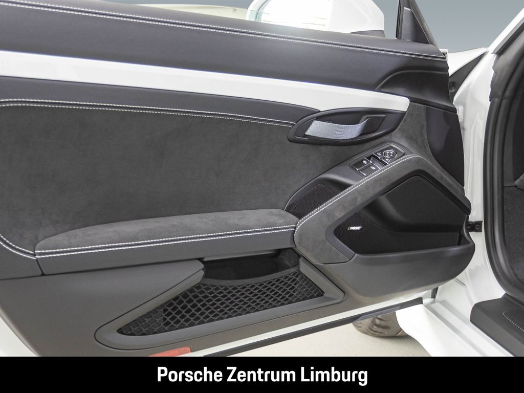 Porsche Boxster 2025