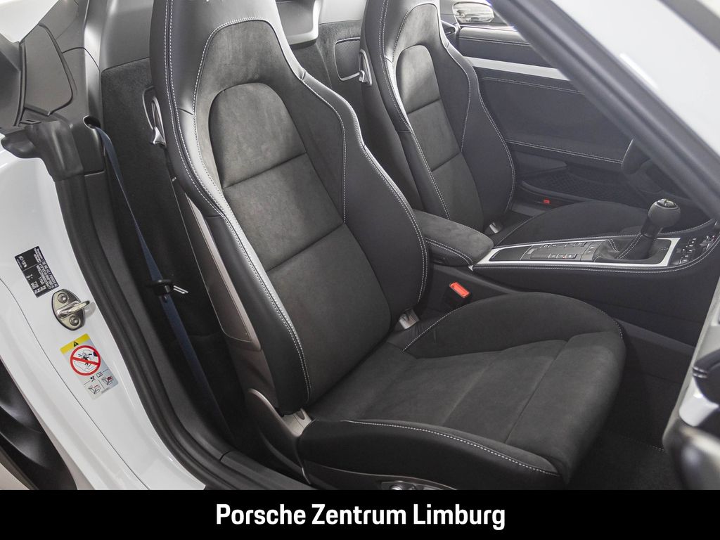 Porsche Boxster 2025