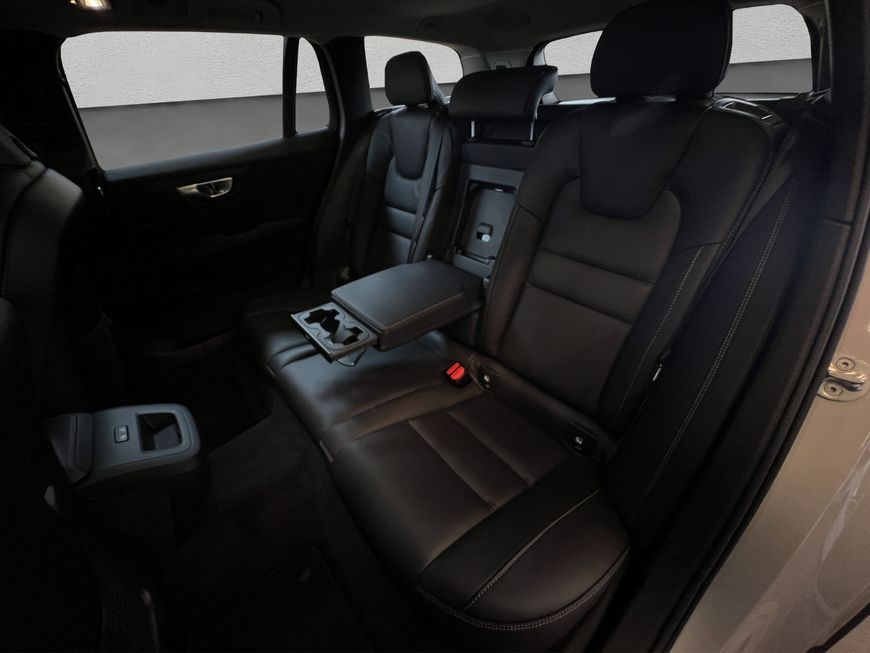 Volvo V60 Cross Country 2024