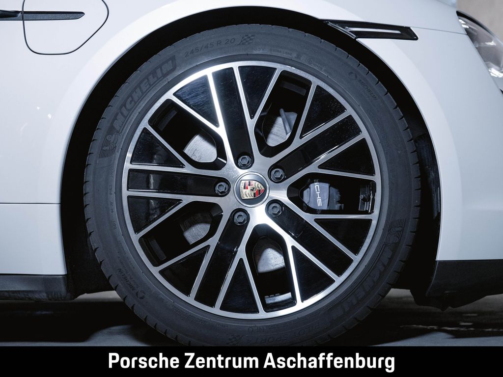 Porsche Taycan 2022