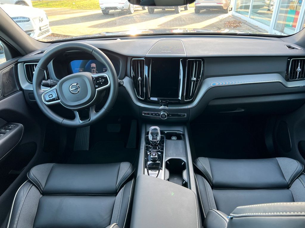 Volvo XC60 2025