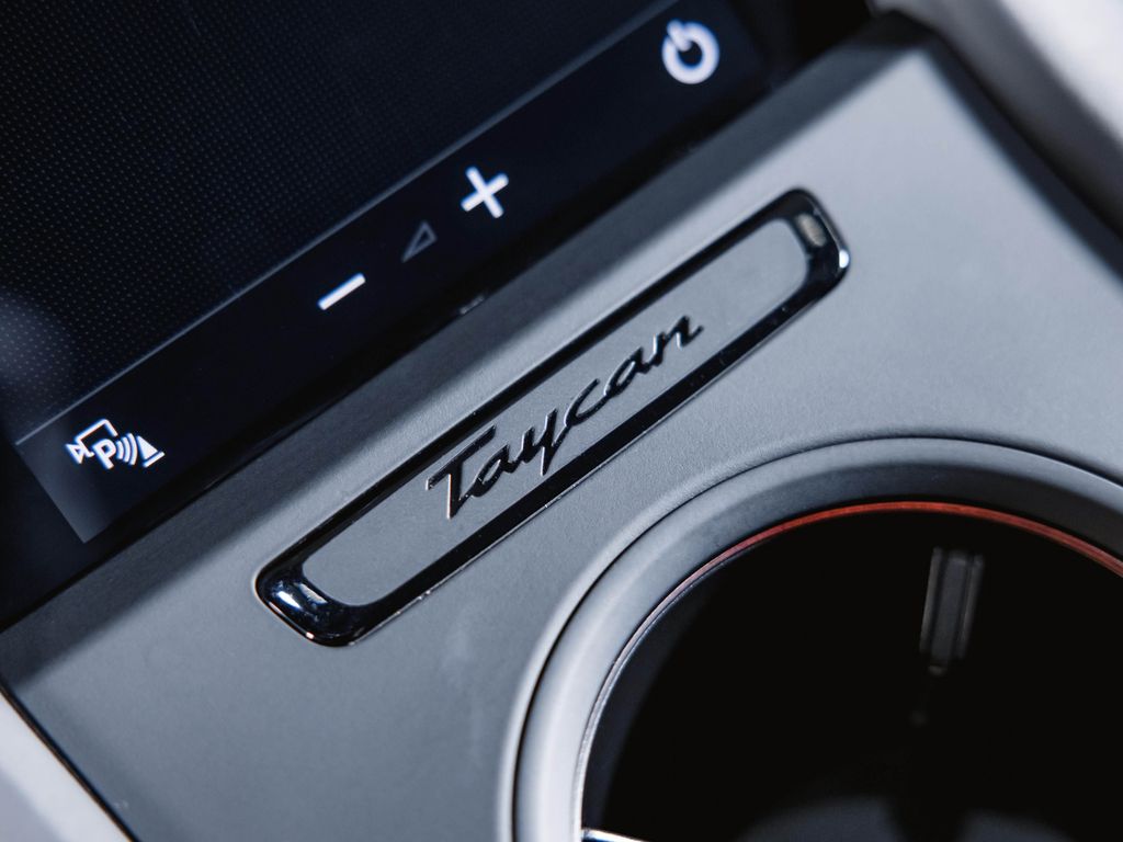Porsche Taycan 2022