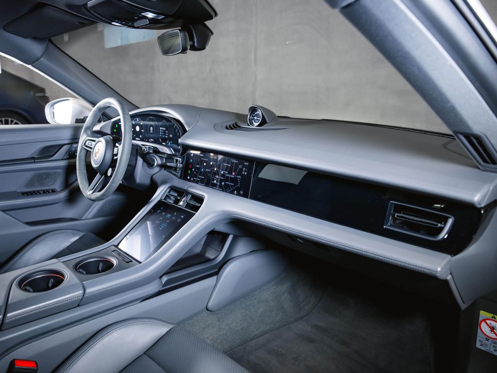 Porsche Taycan 2022