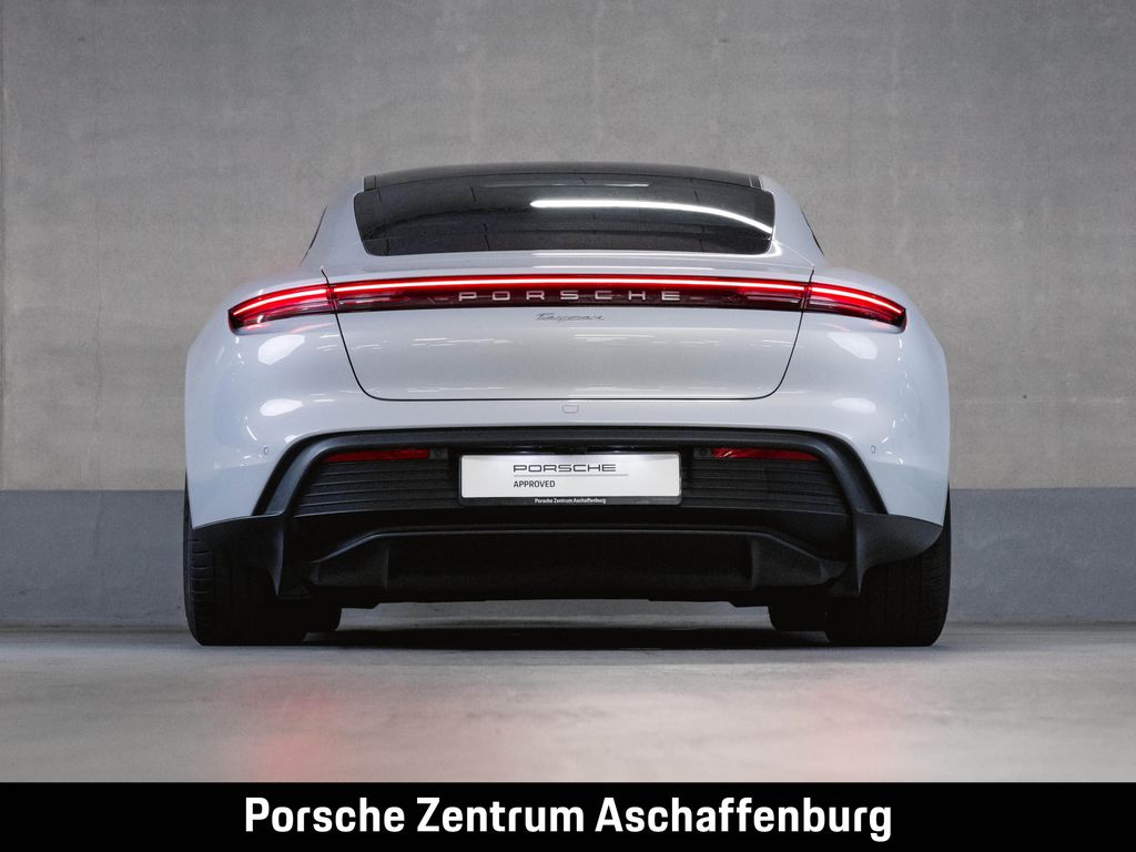Porsche Taycan 2022