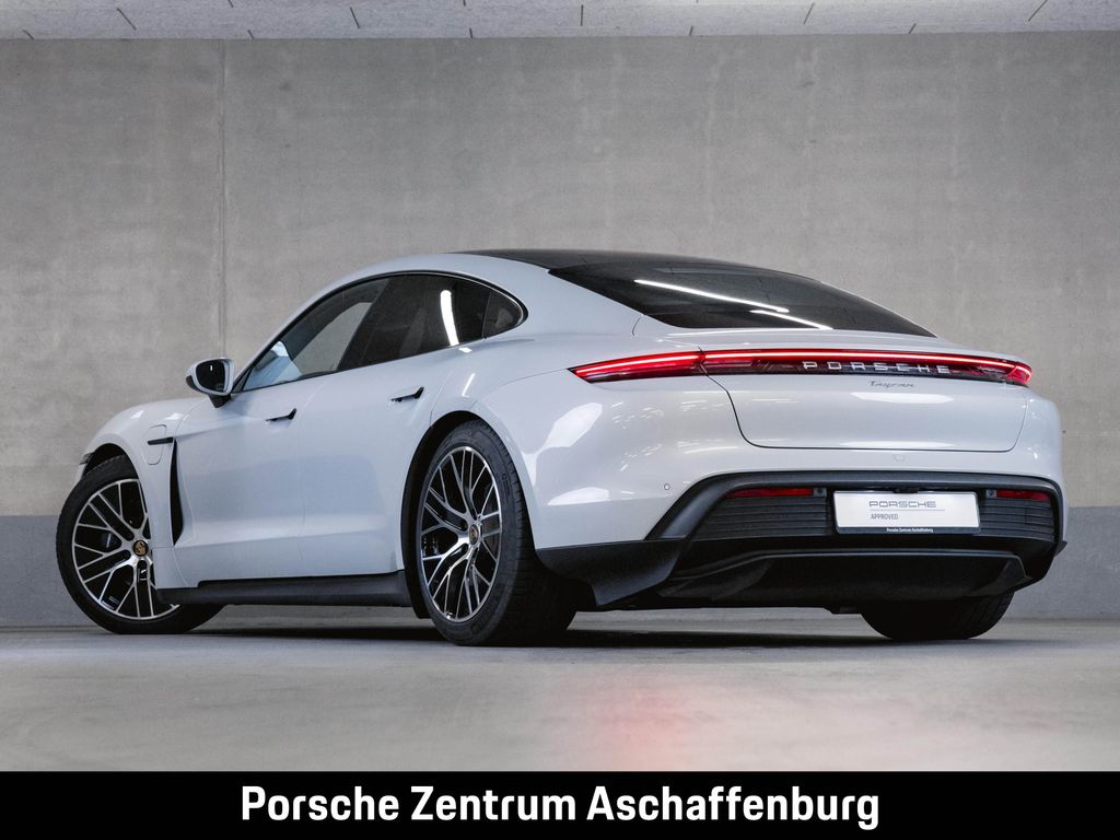 Porsche Taycan 2022