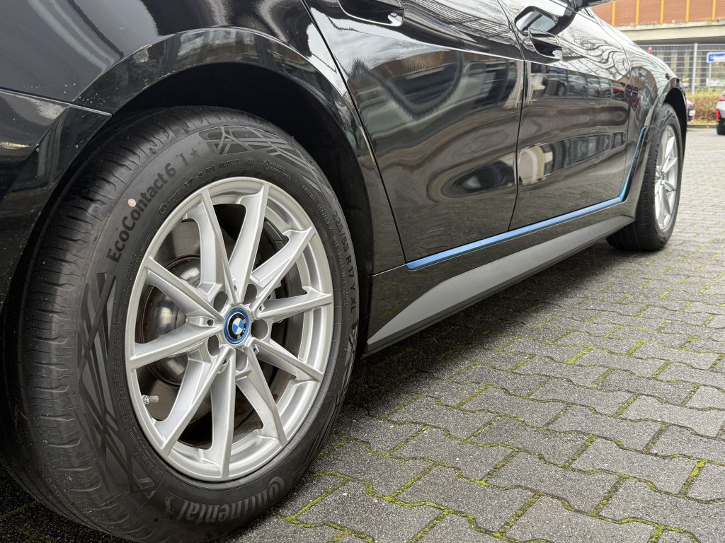 BMW i4 2023