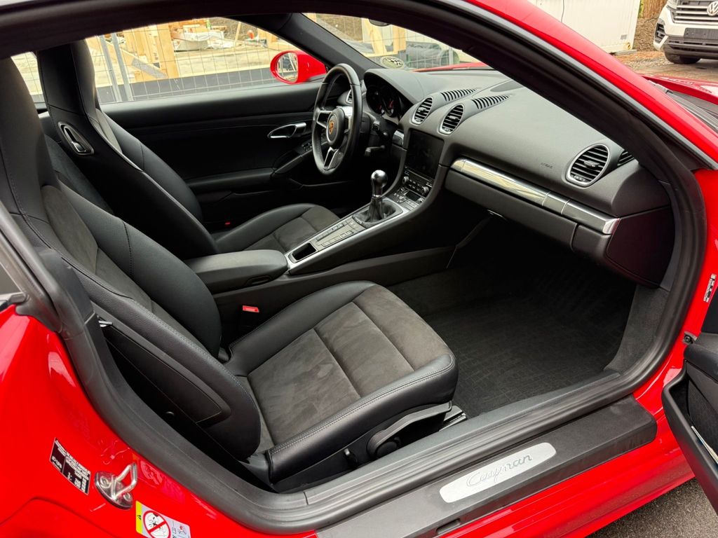 Porsche Cayman 2021