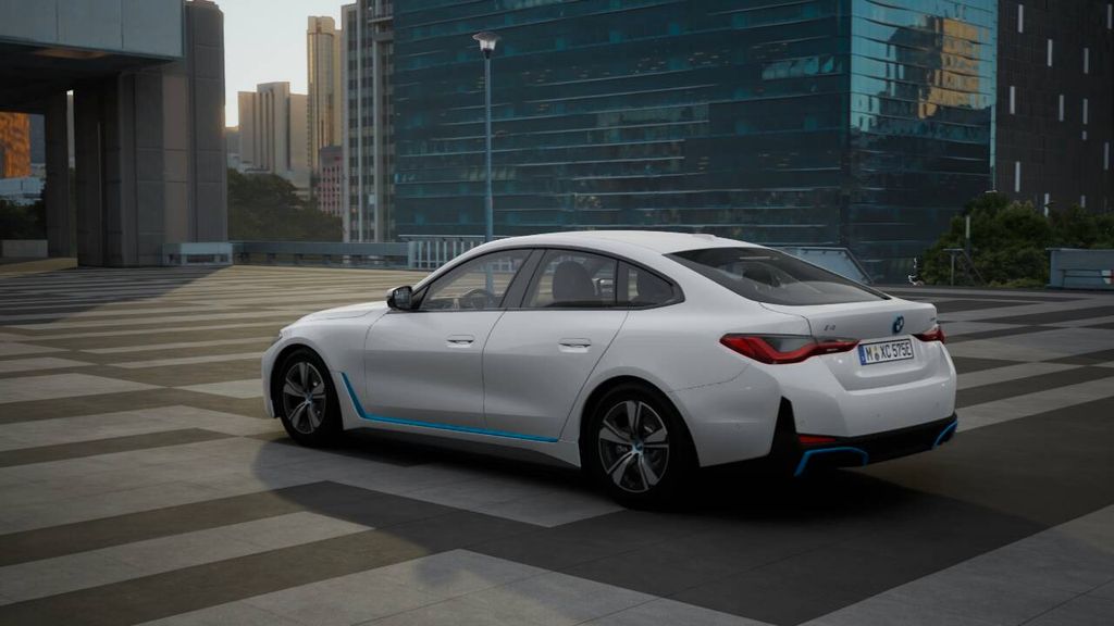 BMW i4 2023