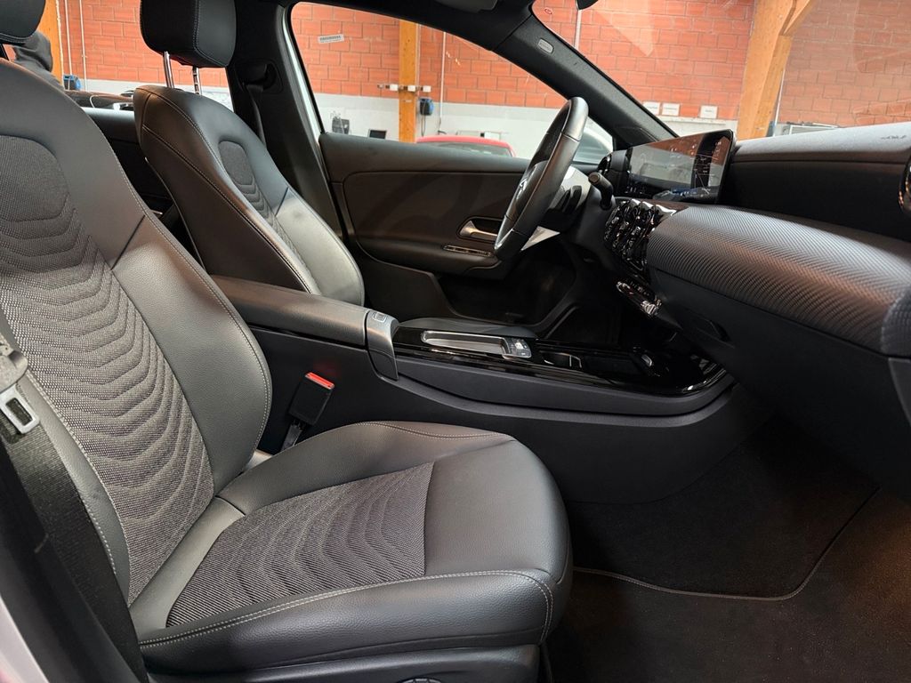 Mercedes-Benz A 180 2023