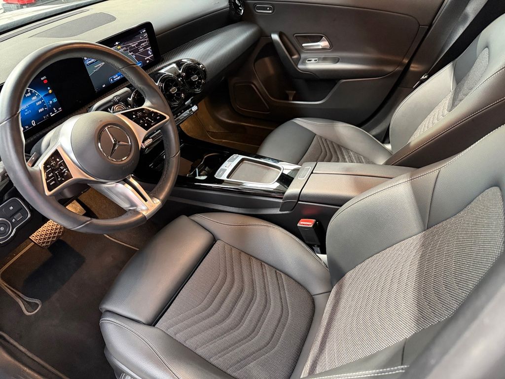 Mercedes-Benz A 180 2023
