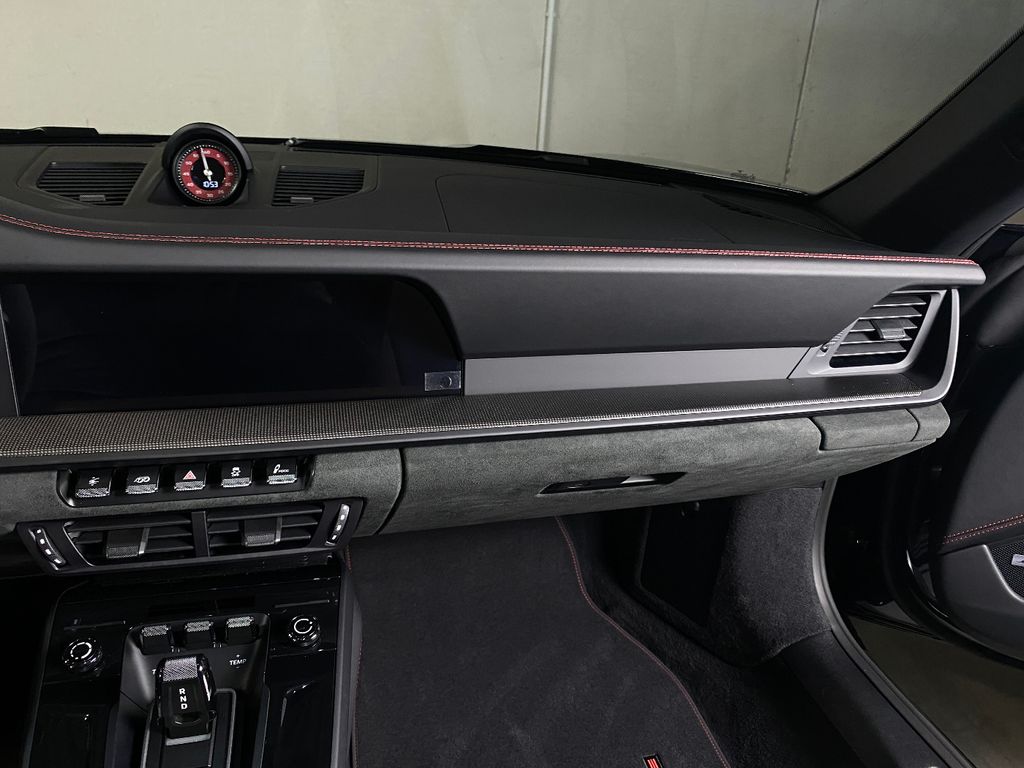 Porsche 992 2025