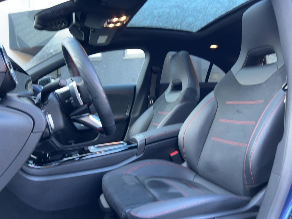 Mercedes-Benz CLA 200 2024