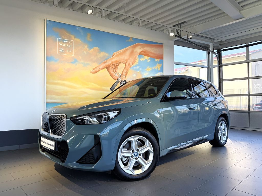 BMW iX1 2024