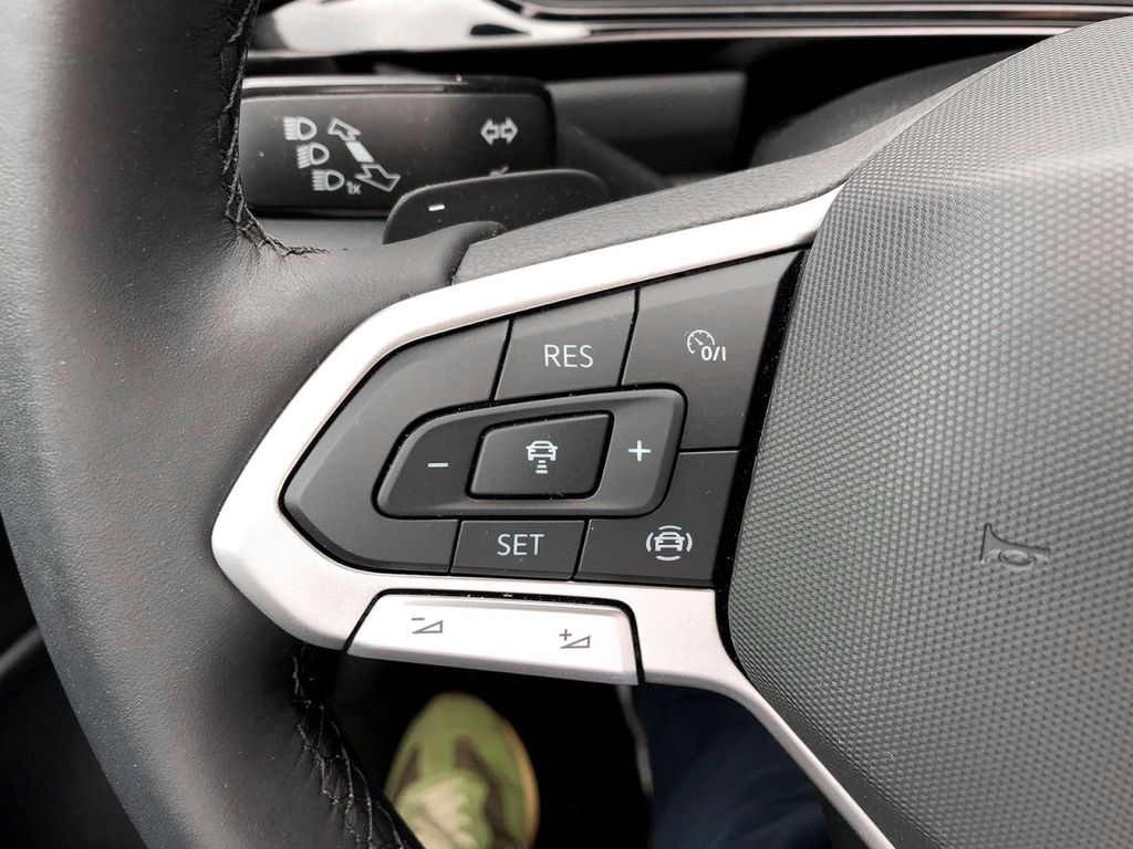 Volkswagen T-Roc 2024