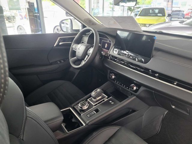 Mitsubishi Outlander 2025