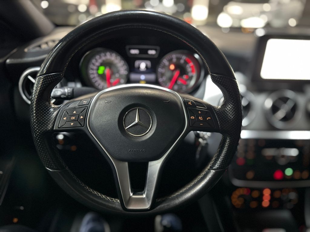 Mercedes-Benz CLA 180 2014