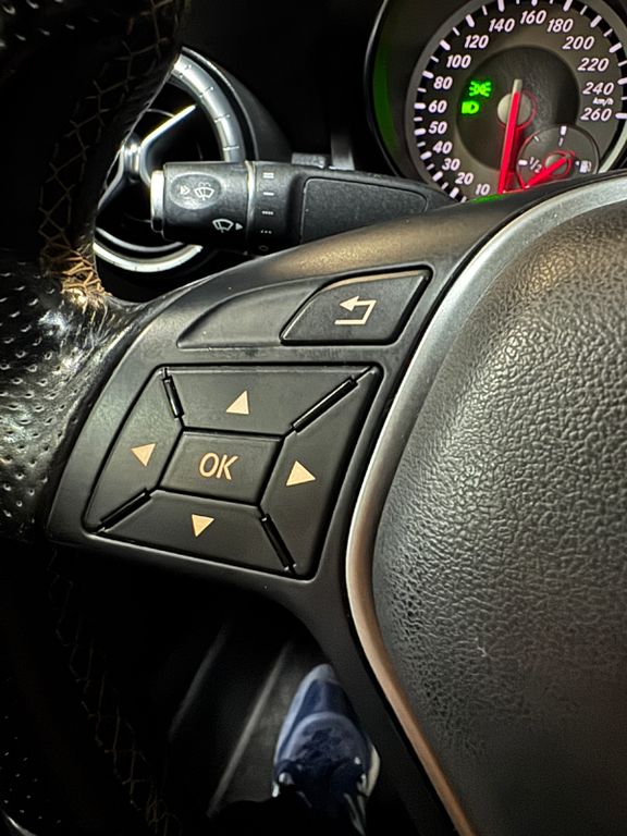 Mercedes-Benz CLA 180 2014