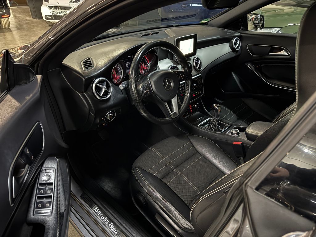 Mercedes-Benz CLA 180 2014