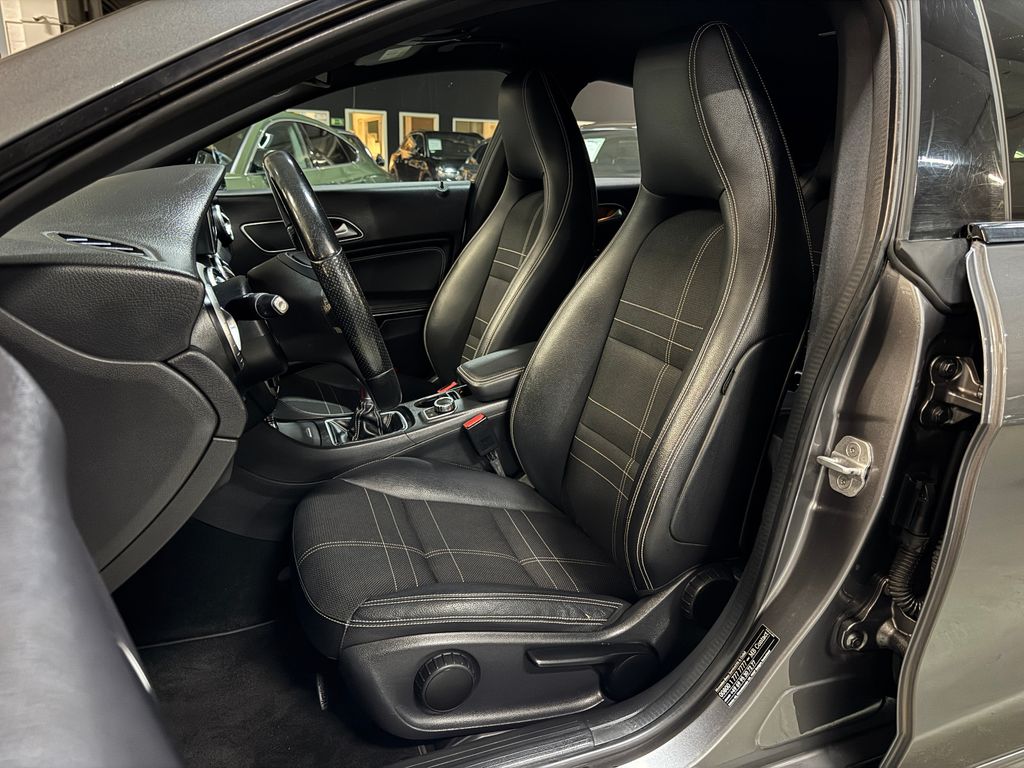 Mercedes-Benz CLA 180 2014
