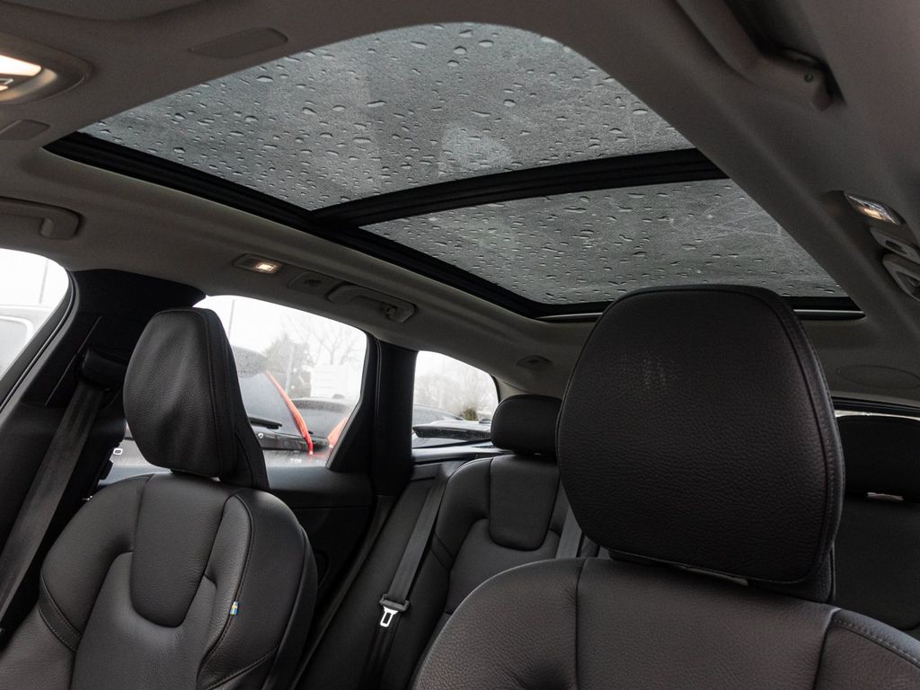 Volvo XC60 2022