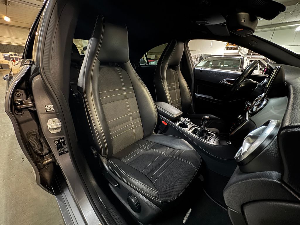Mercedes-Benz CLA 180 2014