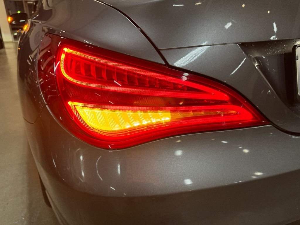 Mercedes-Benz CLA 180 2014