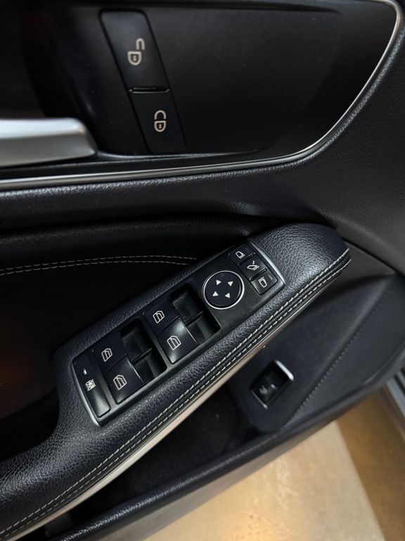 Mercedes-Benz CLA 180 2014