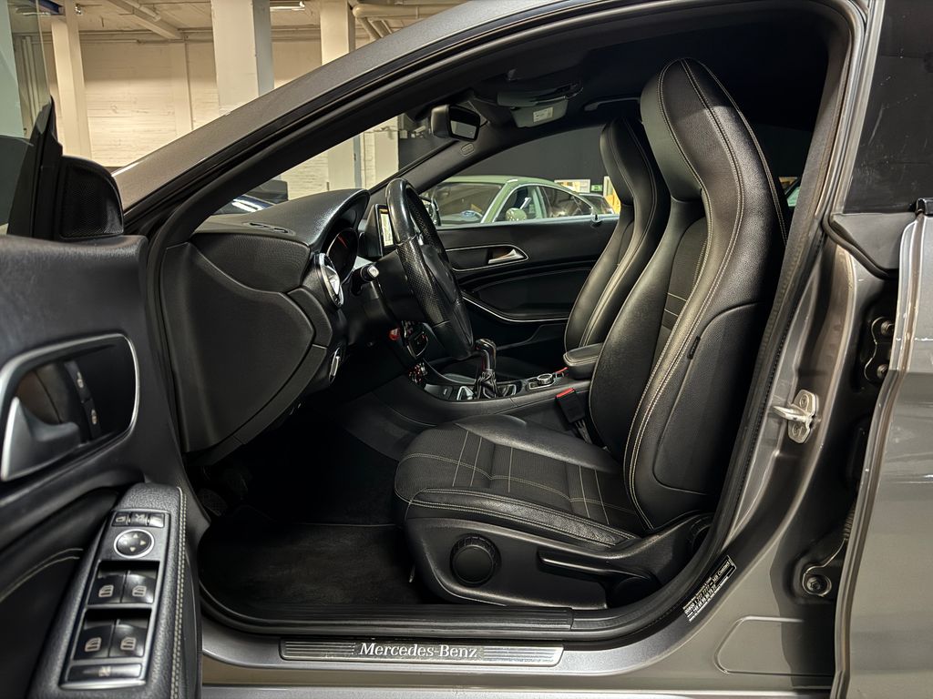Mercedes-Benz CLA 180 2014