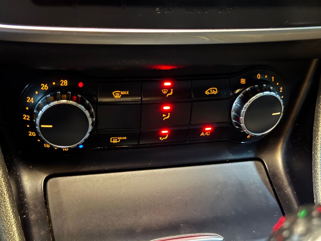Mercedes-Benz CLA 180 2014