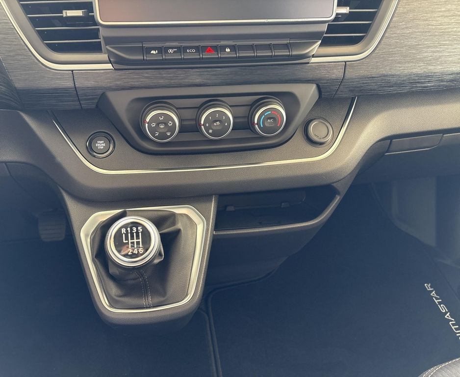 Nissan Primastar 2024
