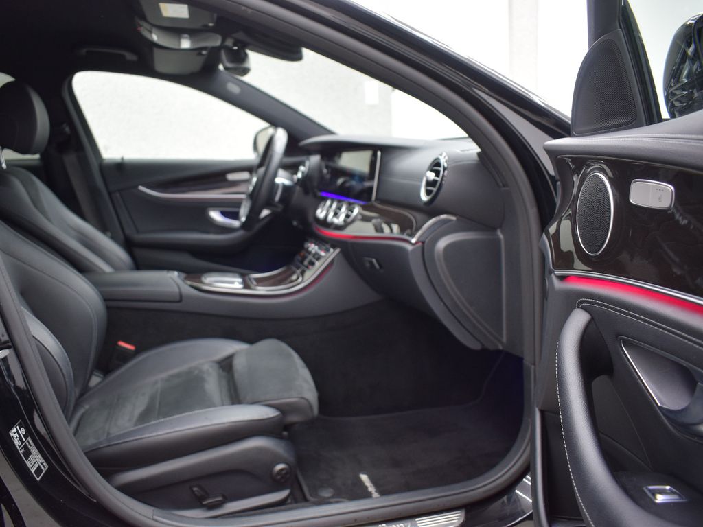 Mercedes-Benz E 300 2022