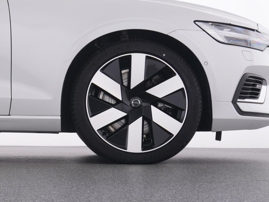 Volvo V60 2025