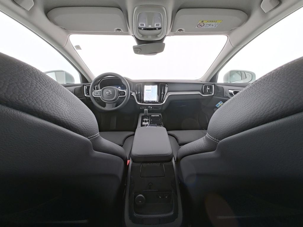 Volvo V60 2025