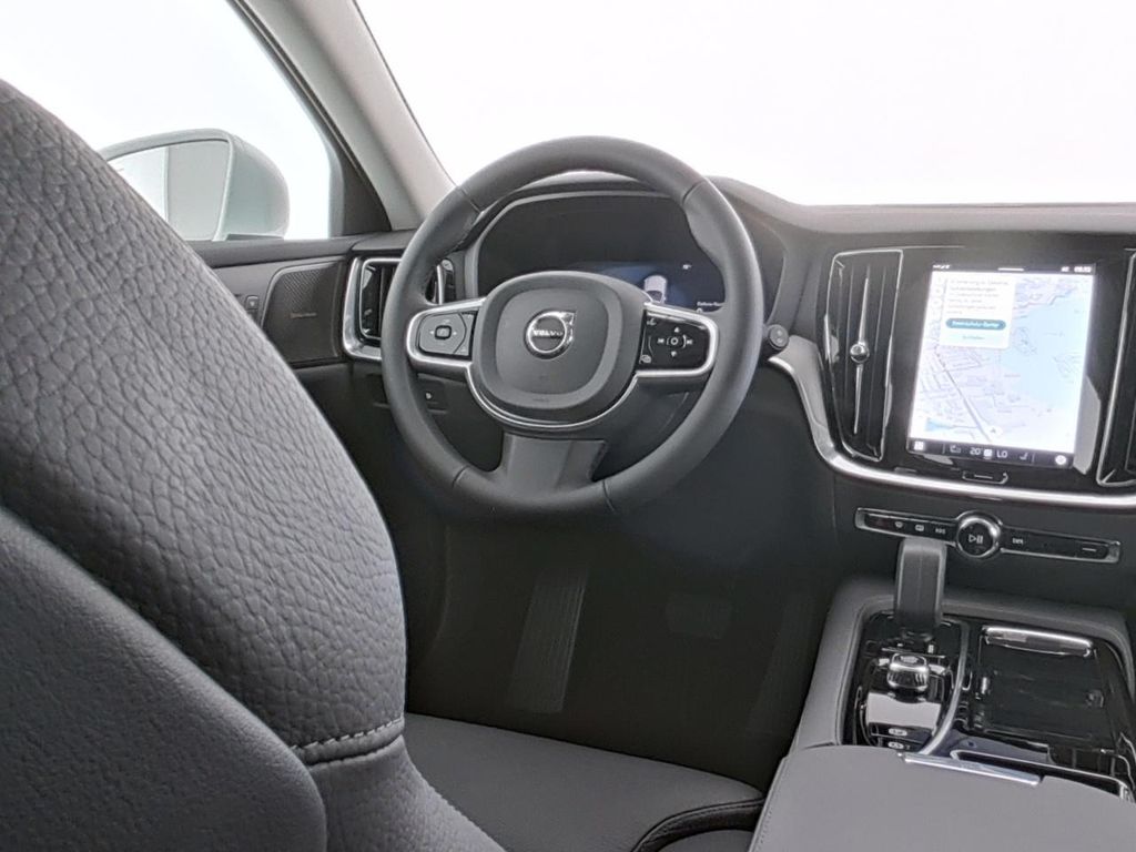 Volvo V60 2025