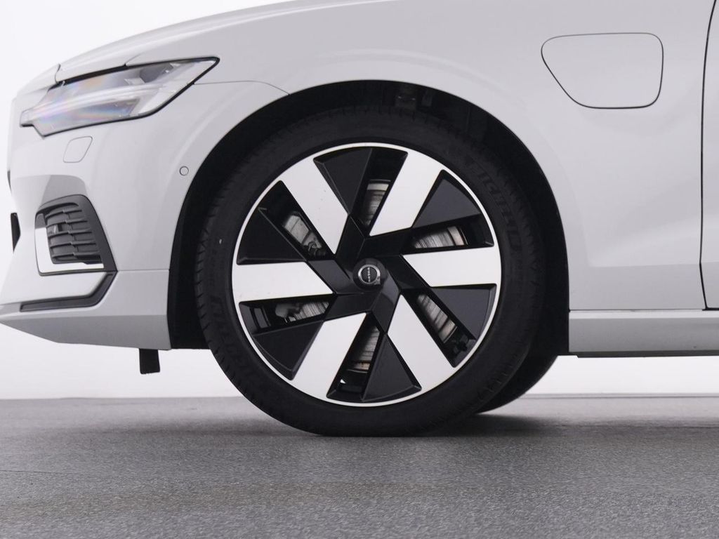Volvo V60 2025