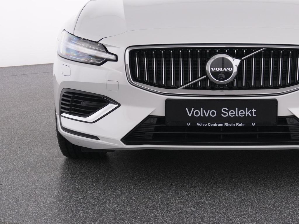 Volvo V60 2025