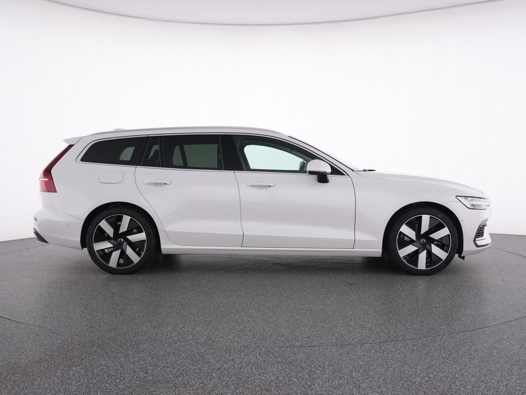 Volvo V60 2025