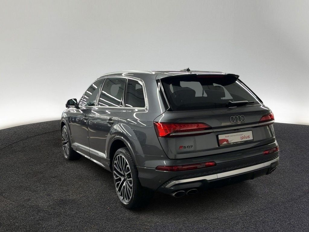 Audi SQ7 2025