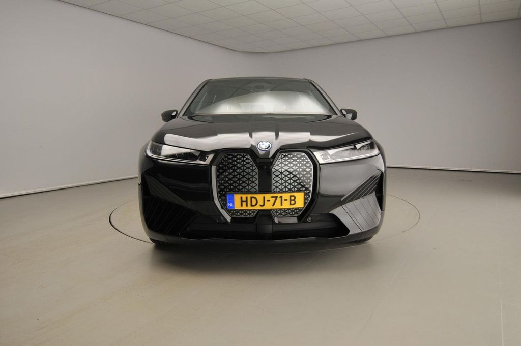 BMW iX 2025