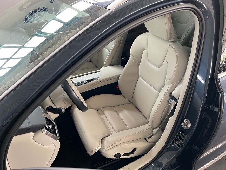 Volvo V90 2022