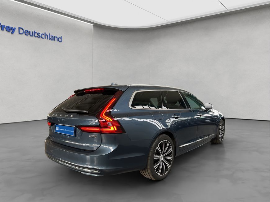 Volvo V90 2022