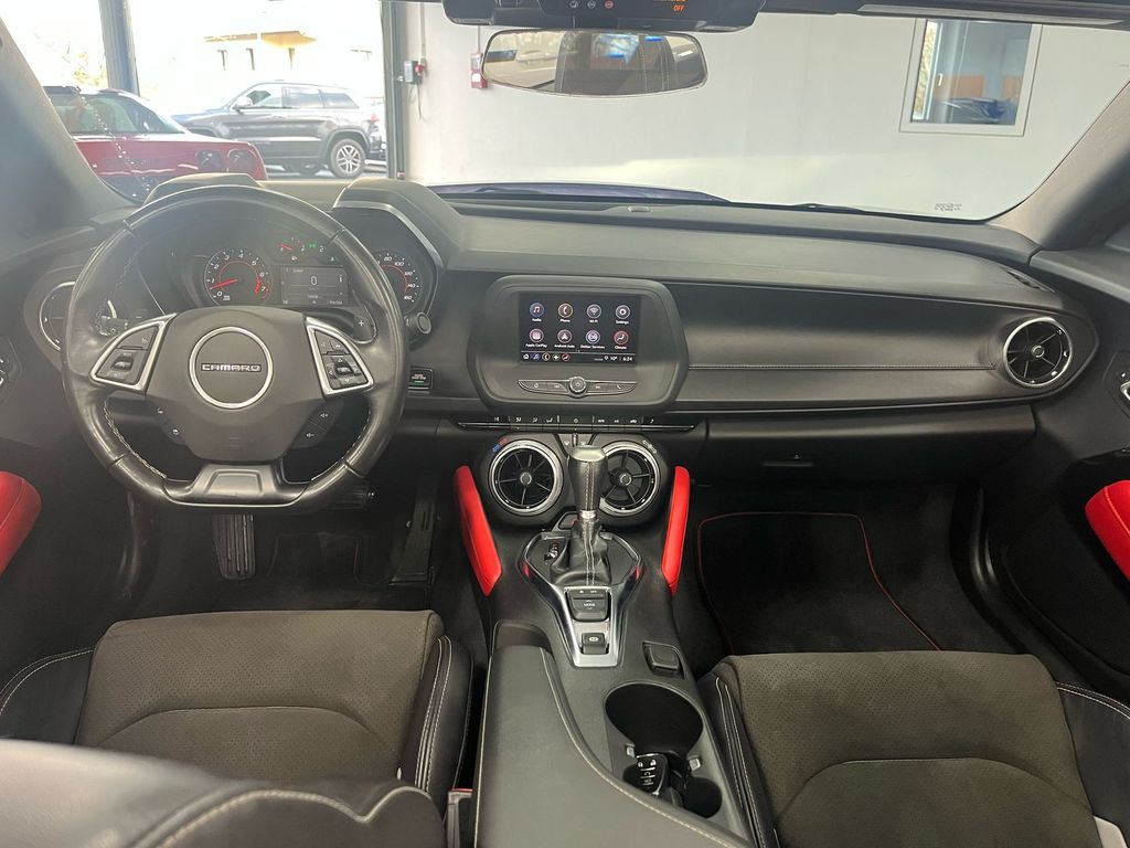 Chevrolet Camaro 2021