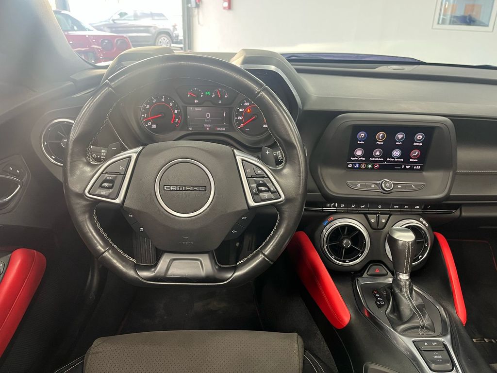 Chevrolet Camaro 2021