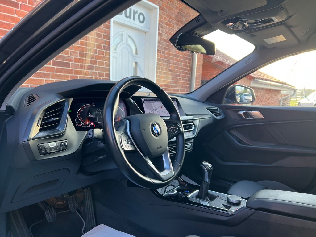 BMW 118 2021