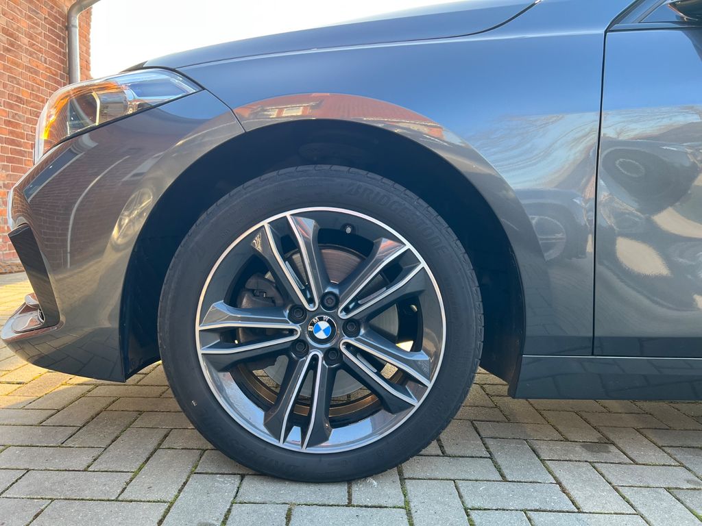 BMW 118 2021