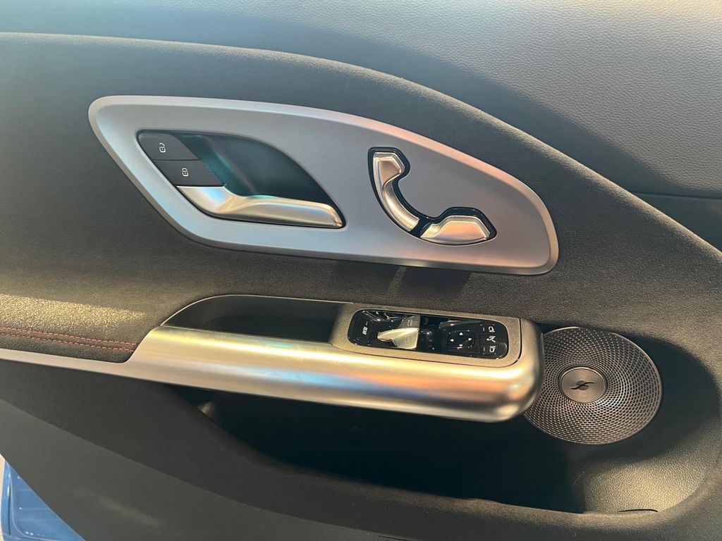 Mercedes-Benz CLA 200 2025