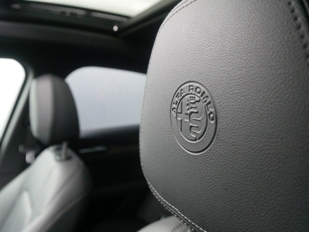 Alfa Romeo Stelvio 2023