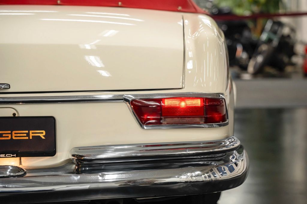 Mercedes-Benz 220 1963